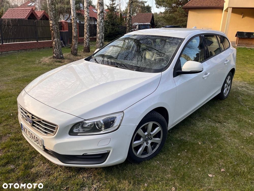 Volvo V60 D4 AWD Geartronic Summum - 1