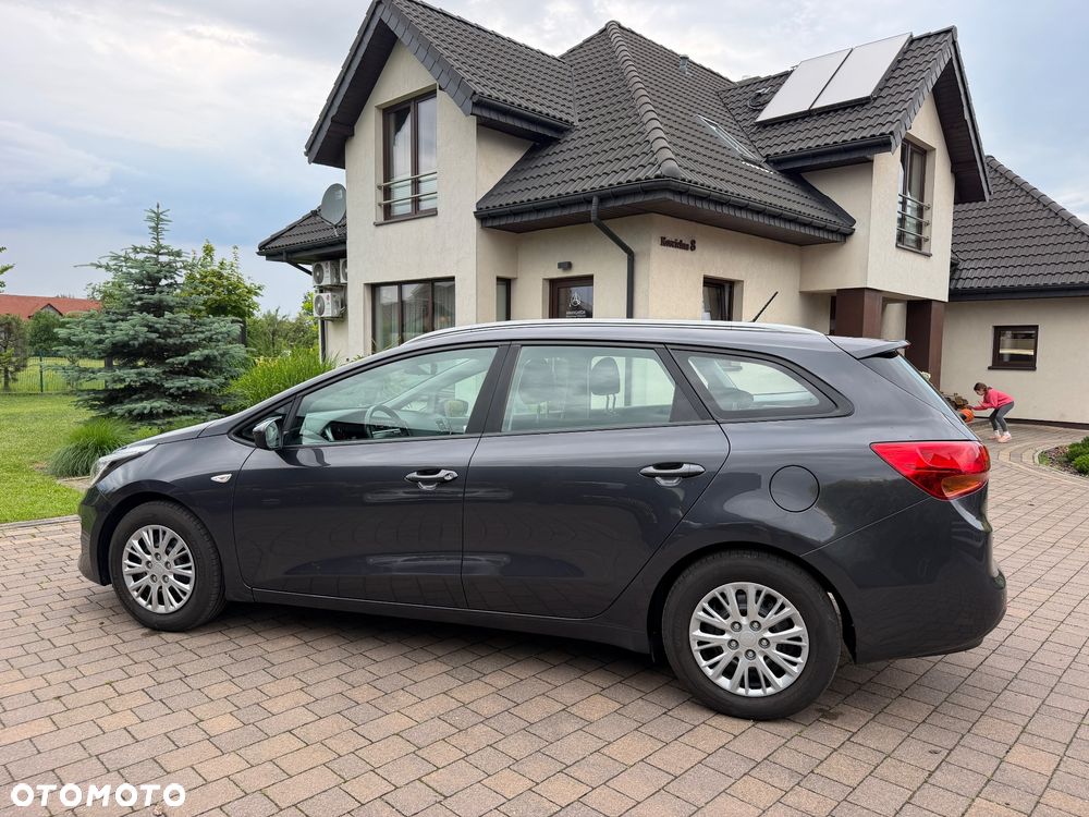 Kia Ceed 1.6 GDI Spirit - 12