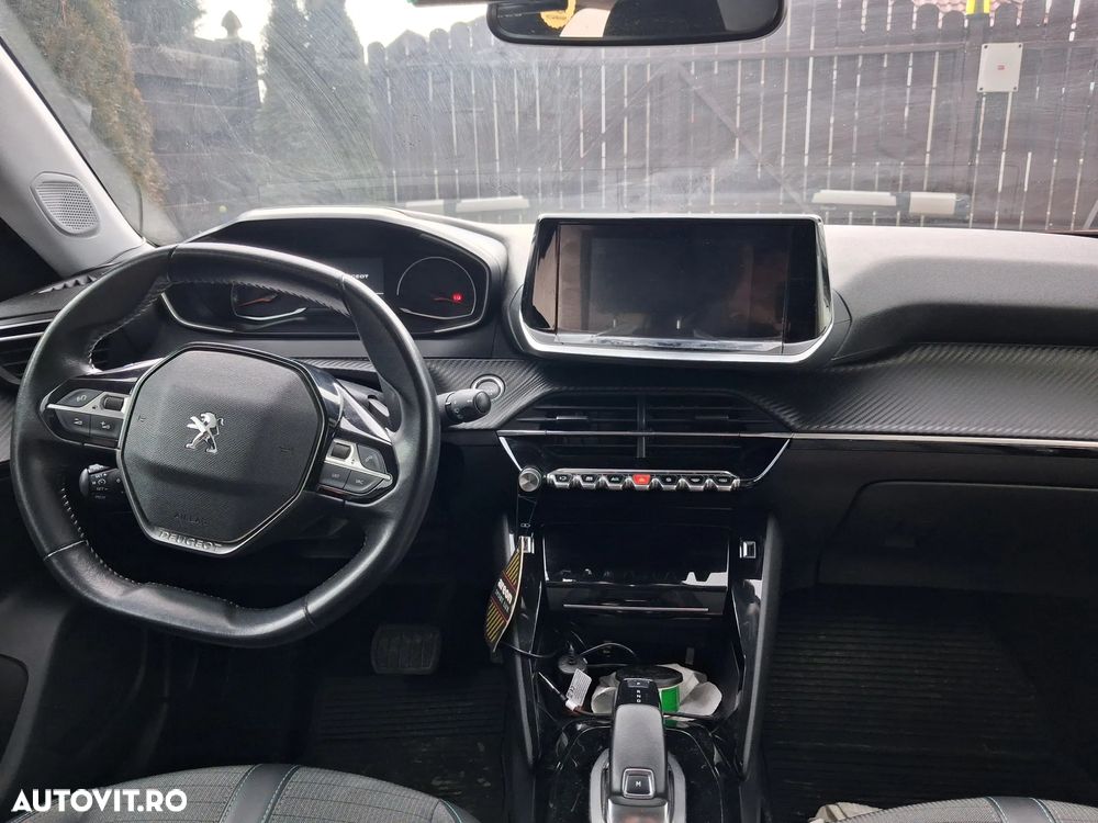 Peugeot 2008 1.2 L PureTech STT EAT8 Allure - 6