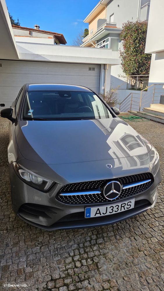 Mercedes-Benz A 250 Limousine e AMG Line - 2