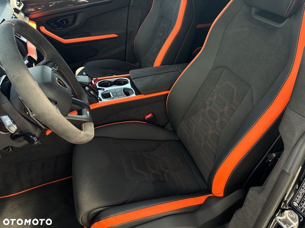 Lamborghini Urus - 8