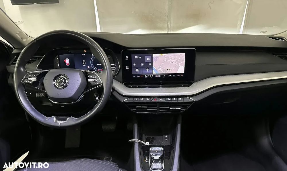 Skoda Octavia Combi 2.0 TDI DSG Sportline - 6