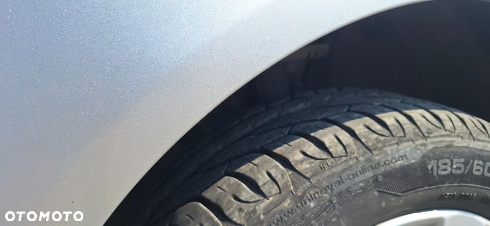 Volkswagen Polo 9N 05- Błotnik Przód Przedni Prawy Kod Lakieru LA7W - 19