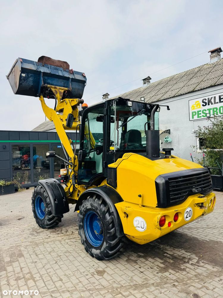 Caterpillar 908H - 5