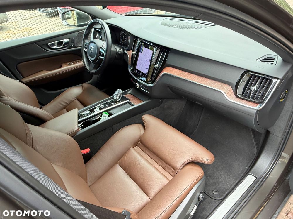 Volvo V60 B4 B DKG Plus Bright - 28
