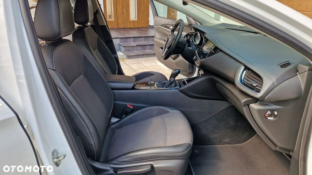 Opel Insignia - 18