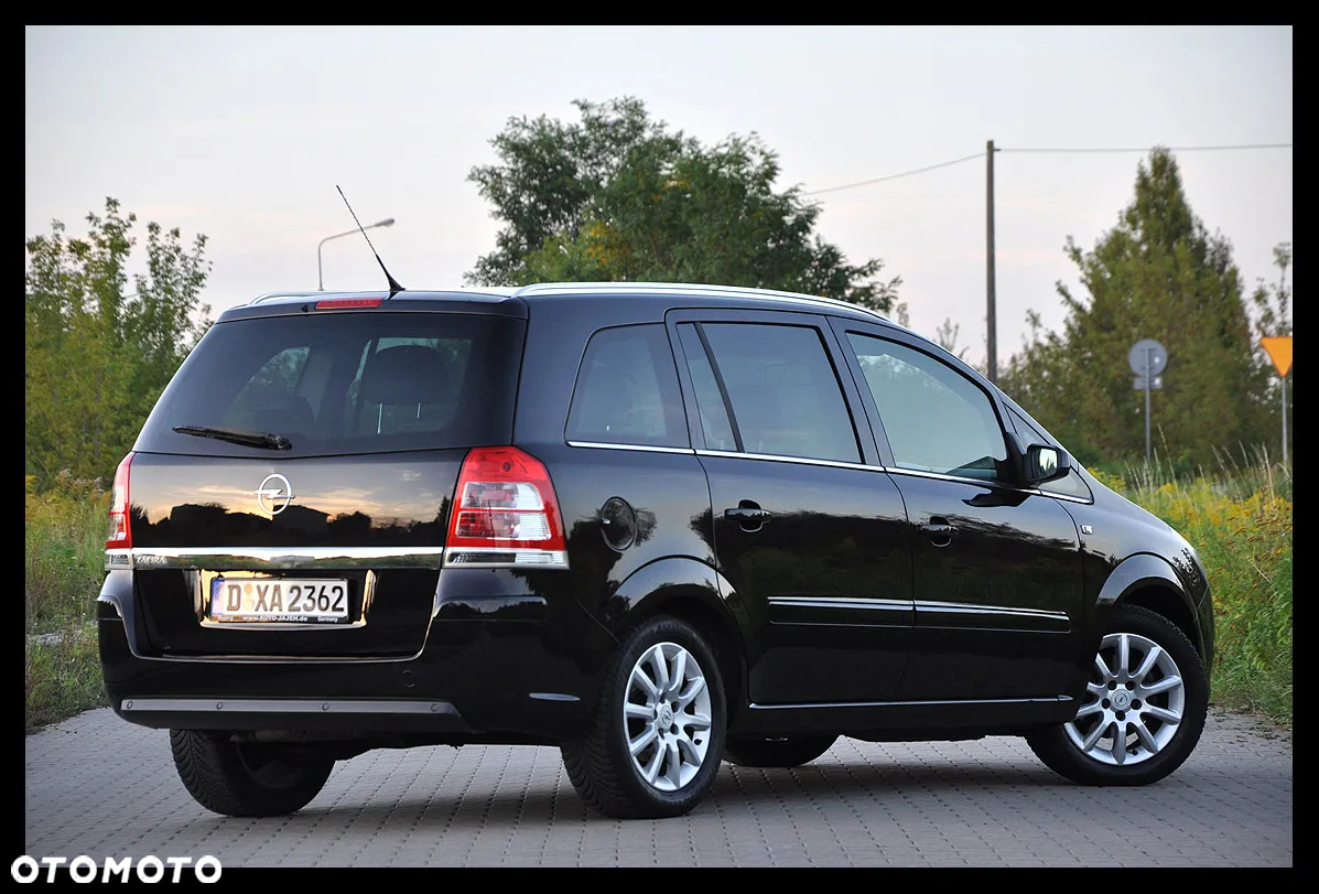 Opel Zafira 1.8 Cosmo - 3
