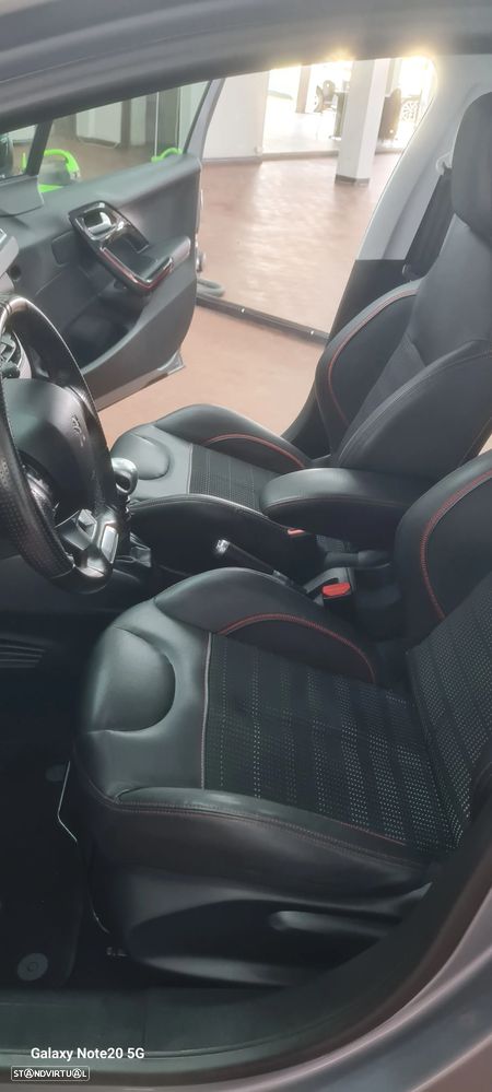 Peugeot 208 1.2 PureTech GT Line - 34