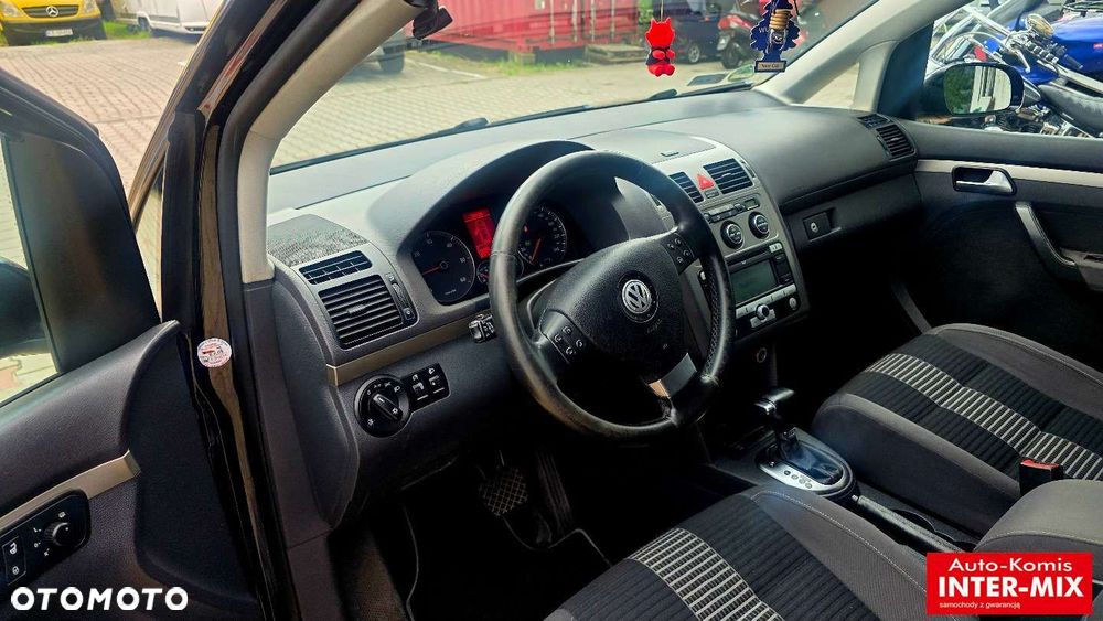 Volkswagen Touran - 20