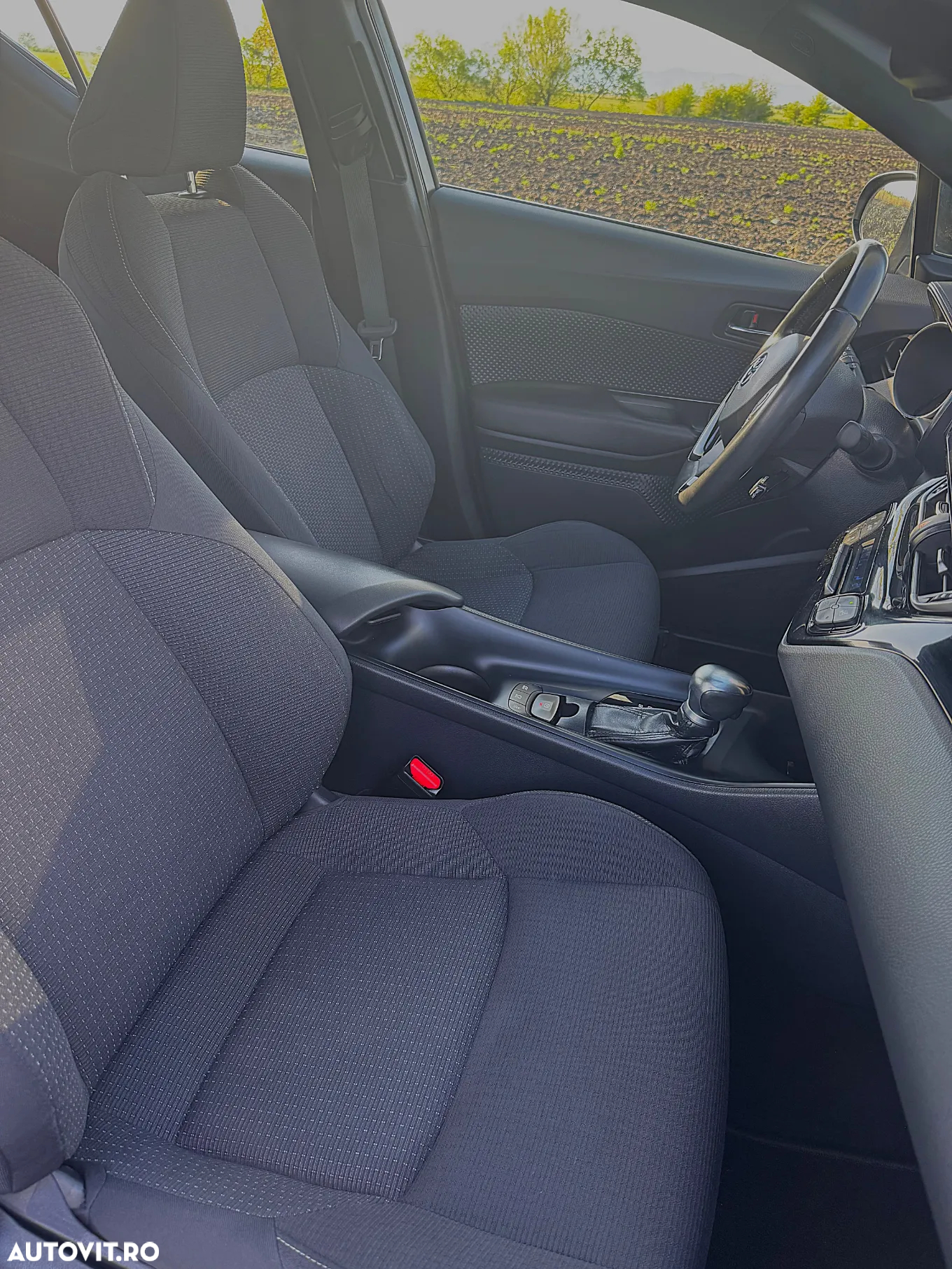 Toyota C-HR Hybrid Business-Edition - 18