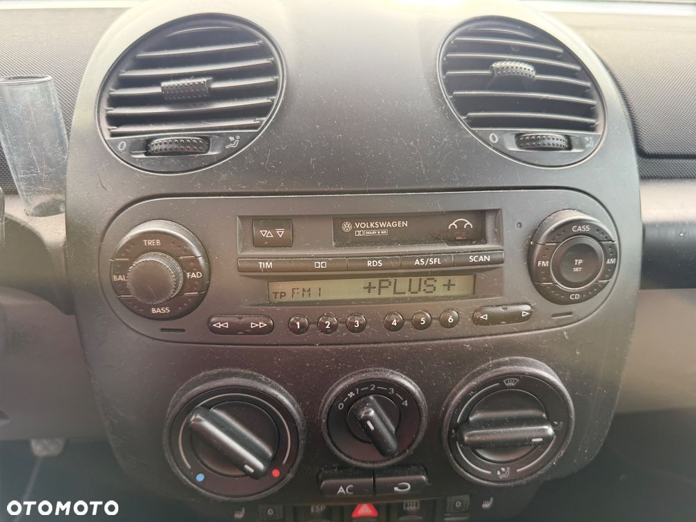 Volkswagen New Beetle - 22