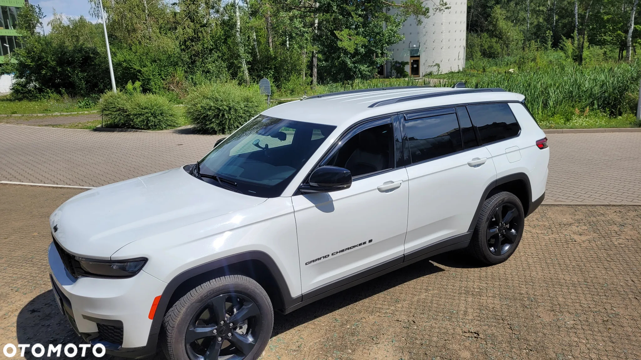 Jeep Grand Cherokee - 16