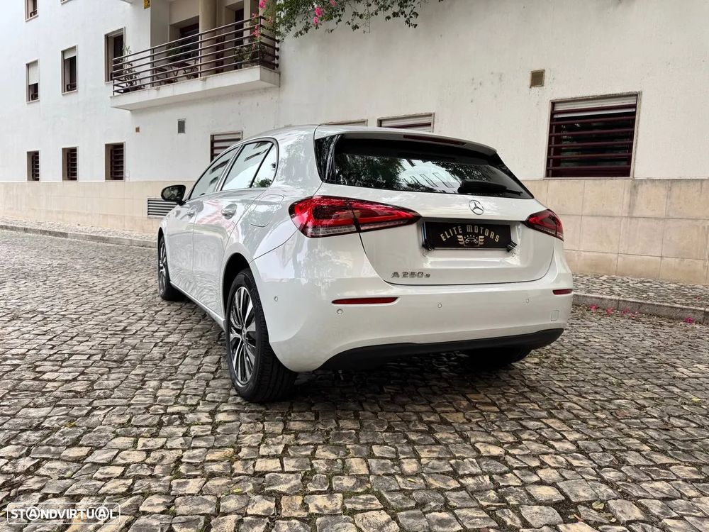 Mercedes-Benz A 250 e 8G-DCT - 4