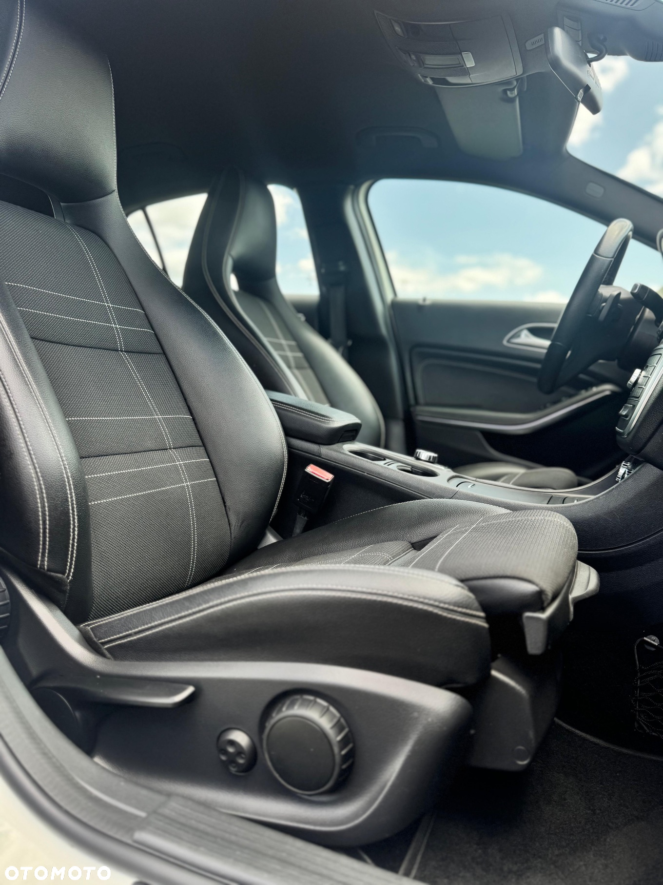 Mercedes-Benz GLA - 23