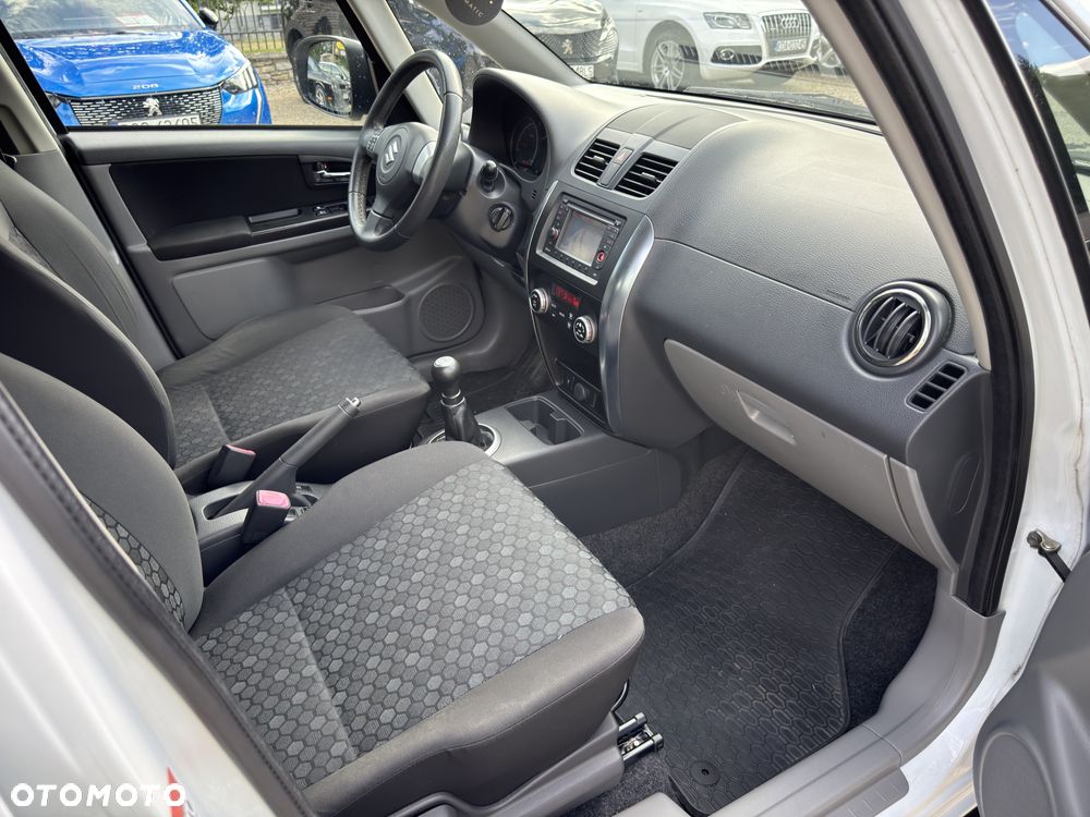 Suzuki SX4 Classic 1.6 VVT 4x4 Comfort - 32