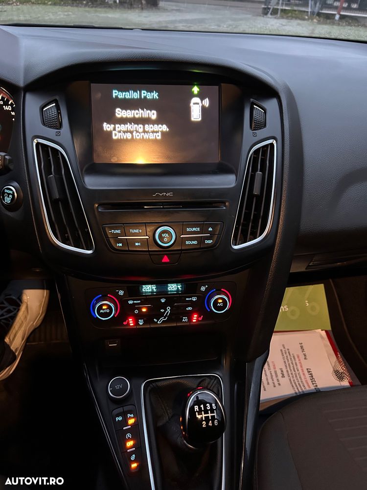 Ford Focus Turnier 1.5 EcoBoost Start-Stopp-System Titanium - 9