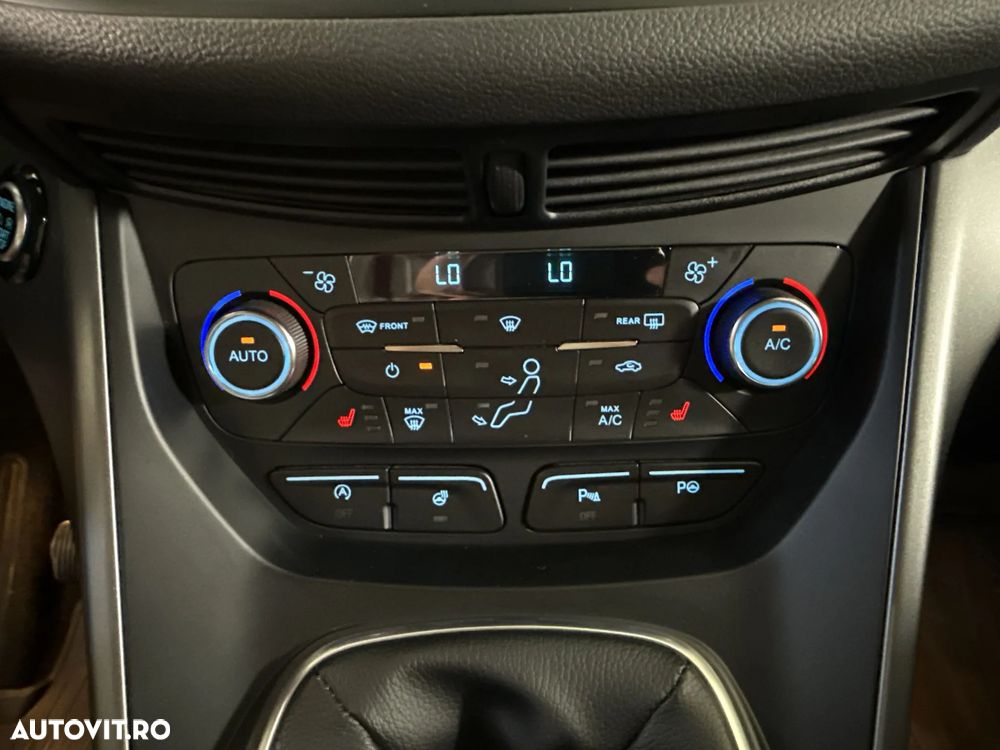 Ford Kuga - 17