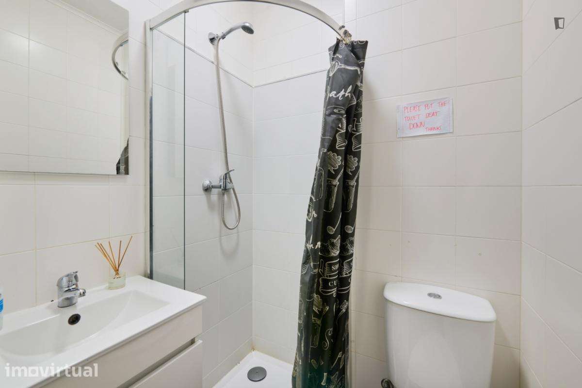 Quarto - localizado em Arroios Lisbon - Grande imagem: 4/32