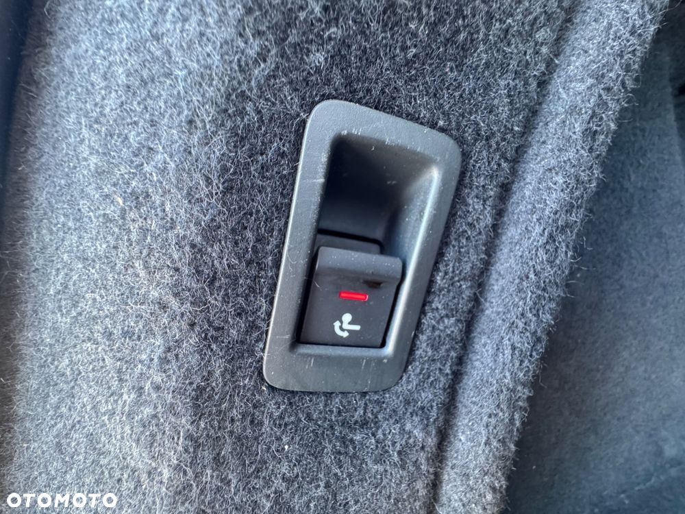 Audi A4 Avant 40 TDI S tronic S line - 23