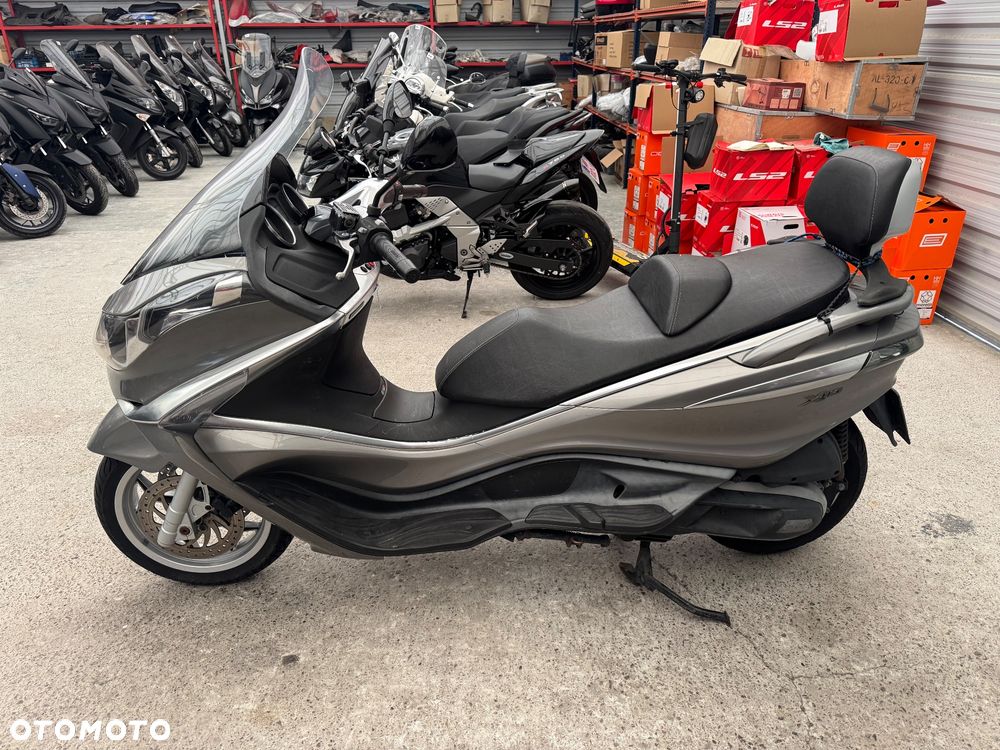 Piaggio X10 - 4