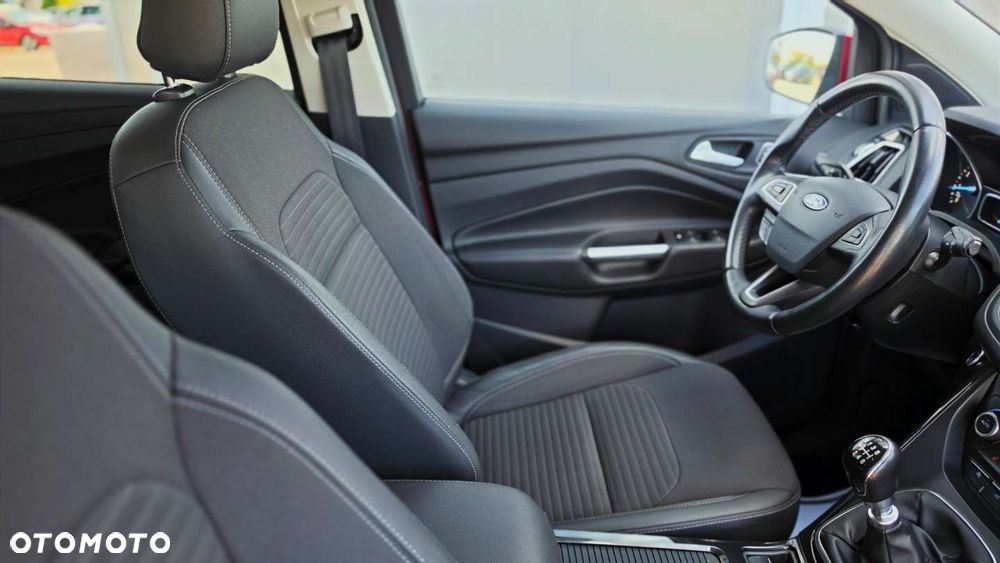 Ford Kuga 1.5 EcoBoost 2x4 Titanium - 11