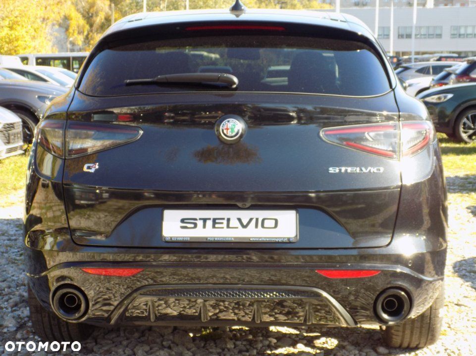 Alfa Romeo Stelvio - 7