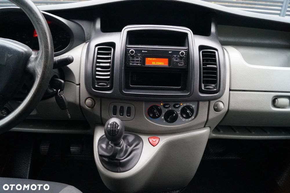 Renault Trafic - 16
