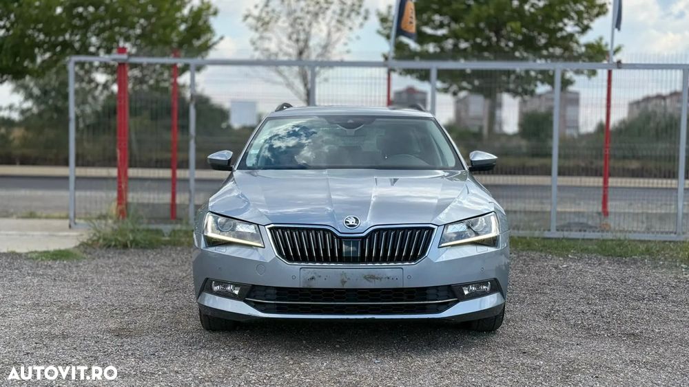 Skoda Superb 2.0 TDI DSG Style - 1