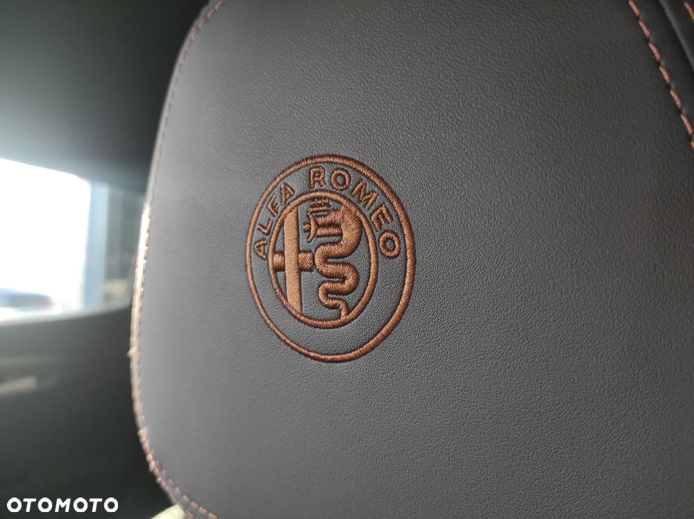 Alfa Romeo Tonale 1.5 T4 GSE mHEV Intensa DCT - 19