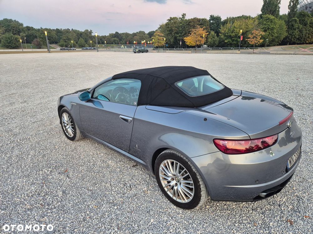 Alfa Romeo Spider 2.4JTDM - 11