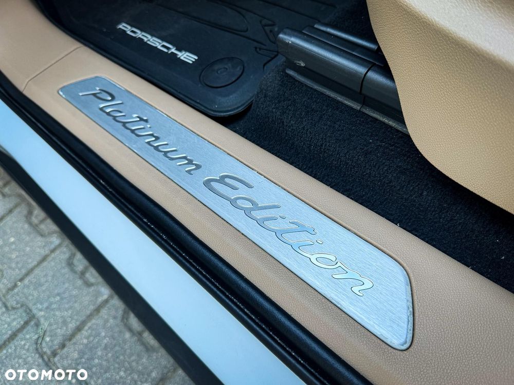 Porsche Cayenne Platinum Edition - 28