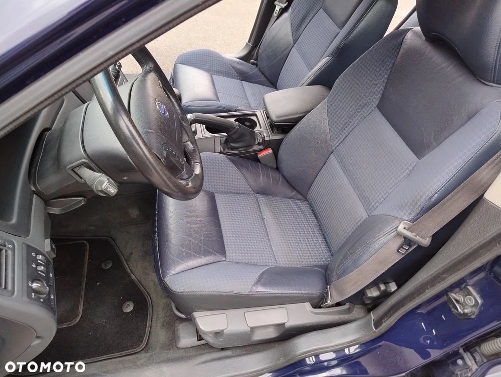 Volvo V70 2.5T - 13