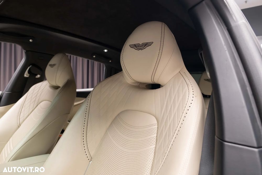 Aston Martin DBX - 26