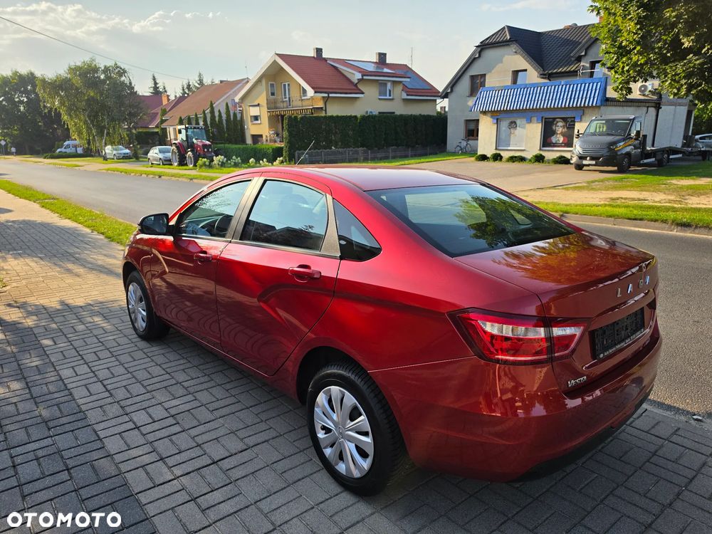 Lada Inny - 3