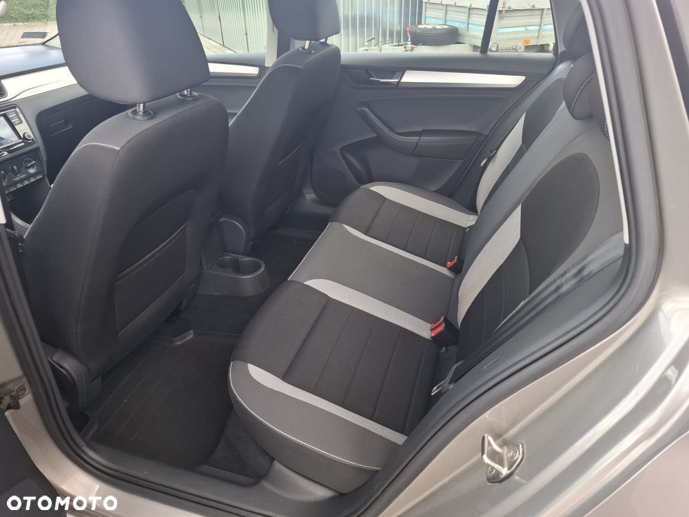 Skoda RAPID 1.0 TSI Active - 14
