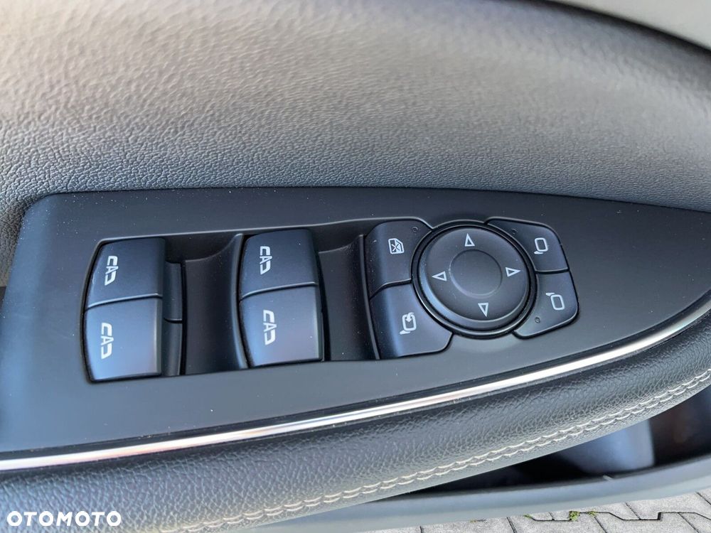 Opel Insignia - 10
