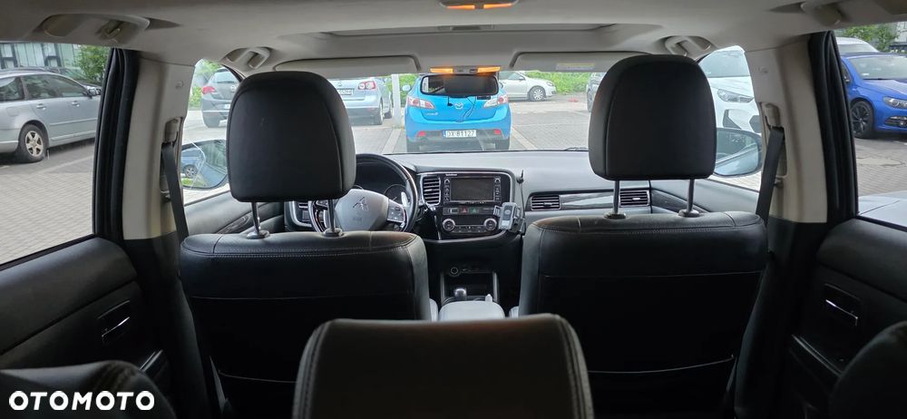 Mitsubishi Outlander 2.0 Instyle Navi 4WD CVT - 4
