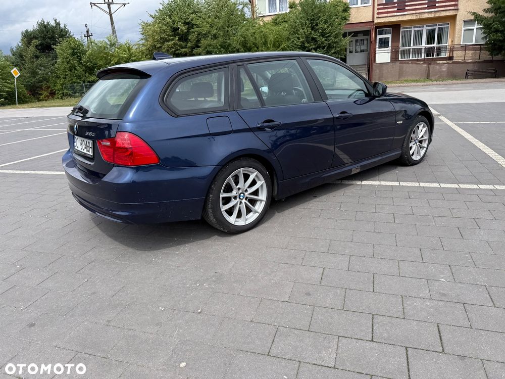 BMW Seria 3 318d DPF Touring Edition Lifestyle - 20