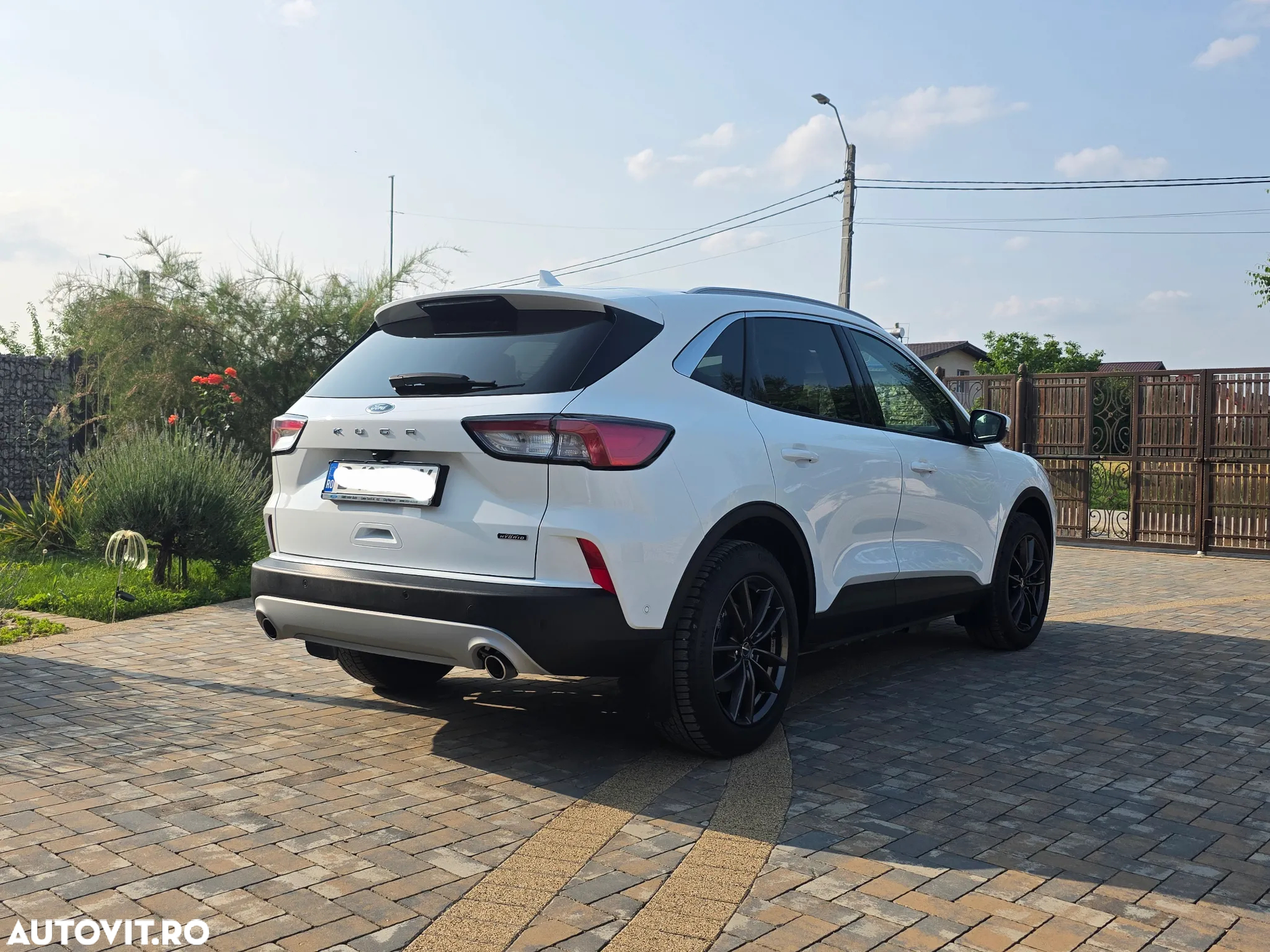 Ford Kuga - 2