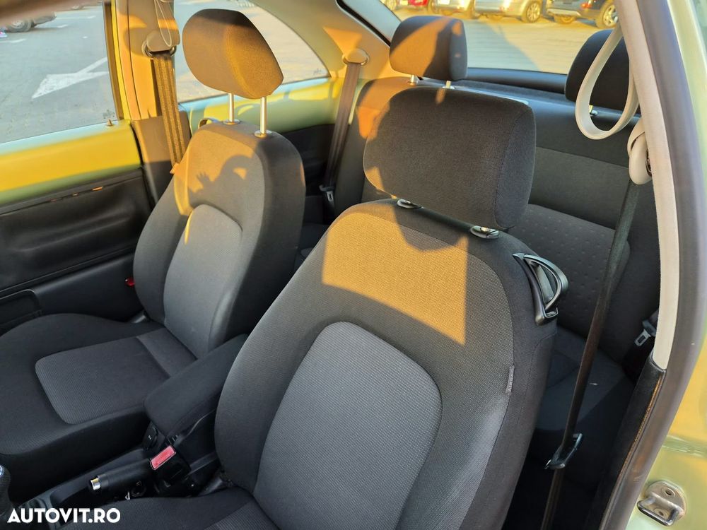 Volkswagen New Beetle 1.6 - 11