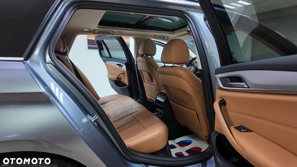 BMW Seria 5 520d Luxury Line sport - 33