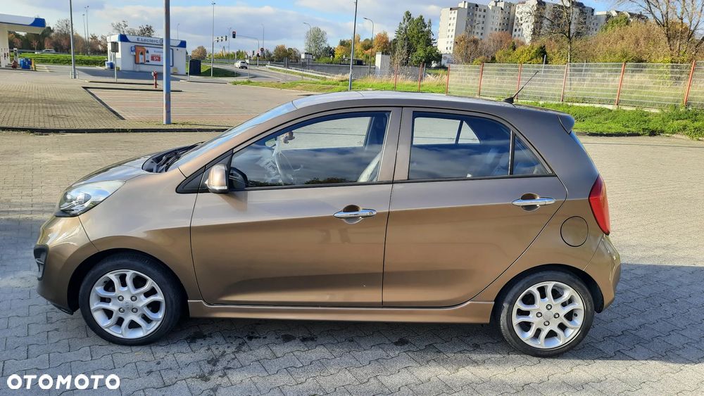 Kia Picanto 1.0 Fifa World Cup Edition - 4