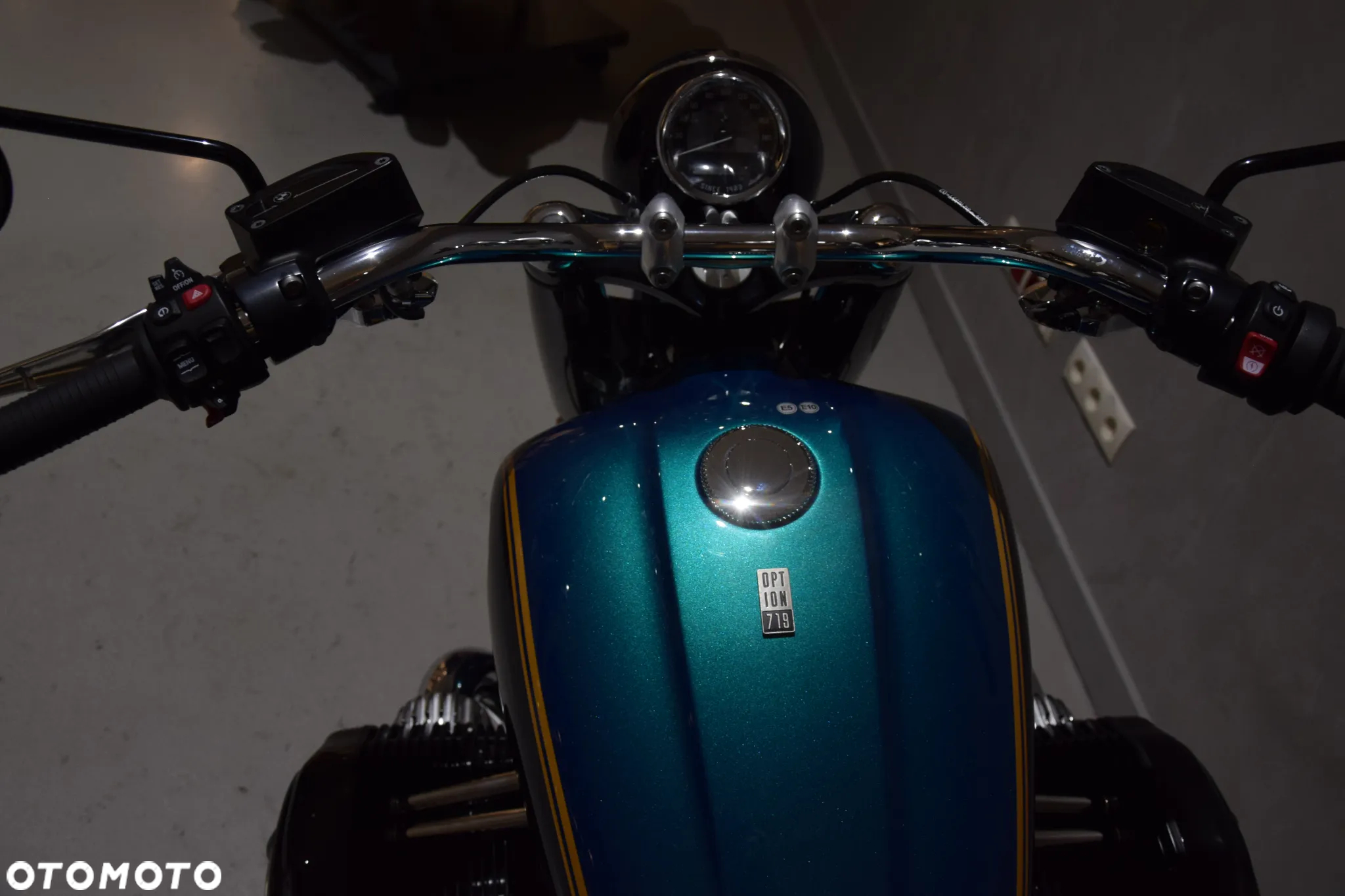 BMW R - 22