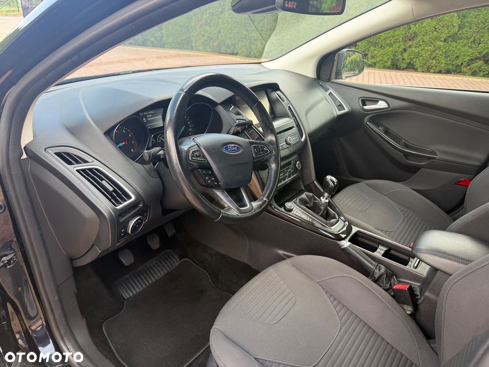 Ford Focus 1.0 EcoBoost Titanium - 17