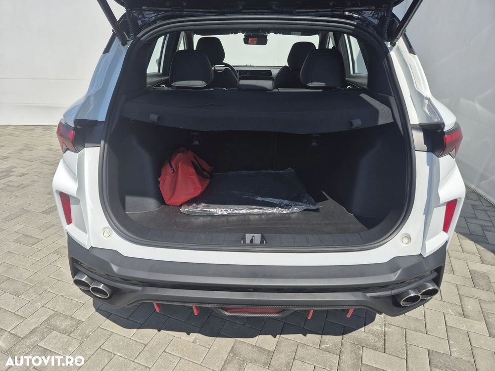 Geely Coolray - 28
