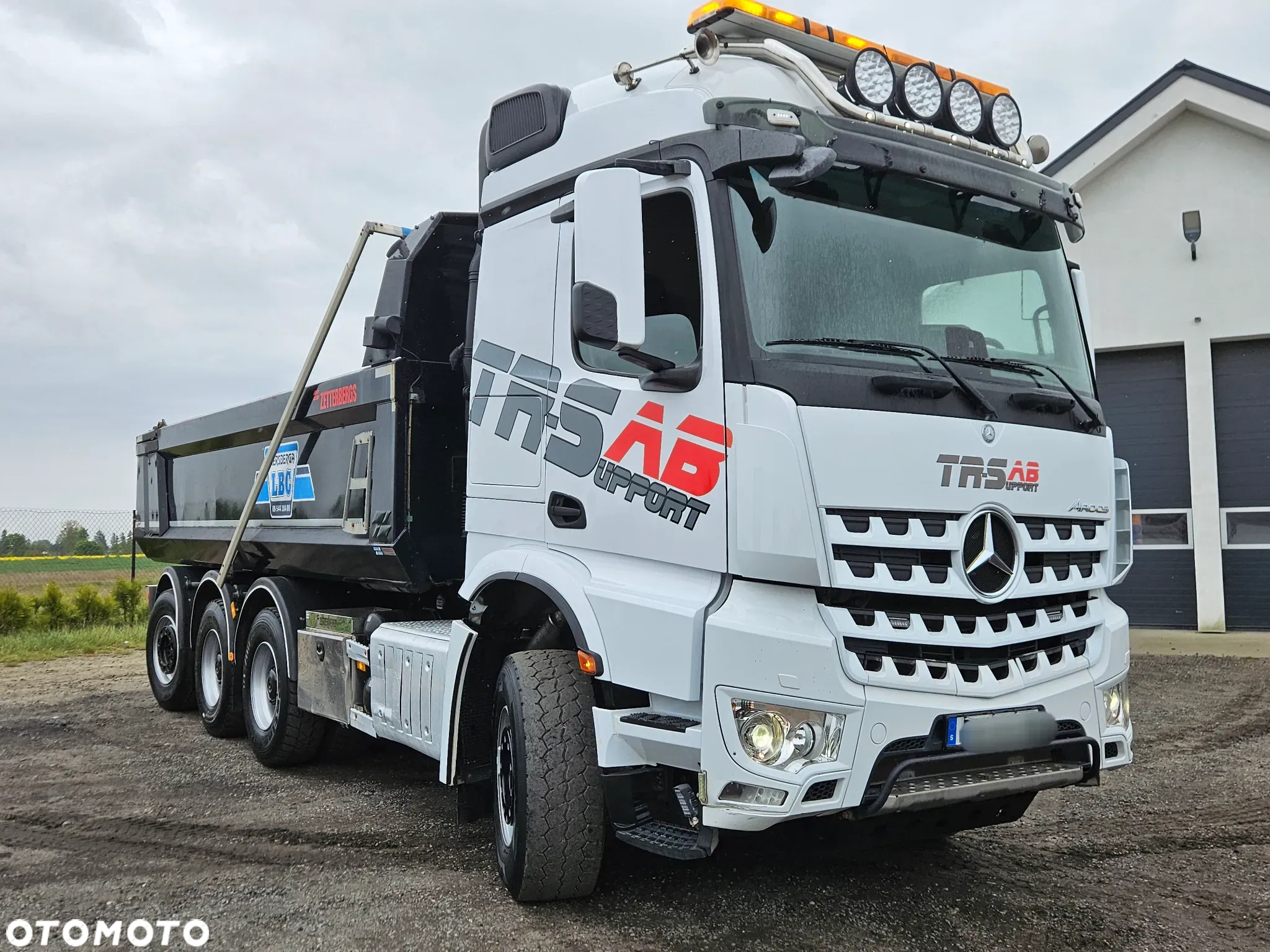 Mercedes-Benz Arocs - 23