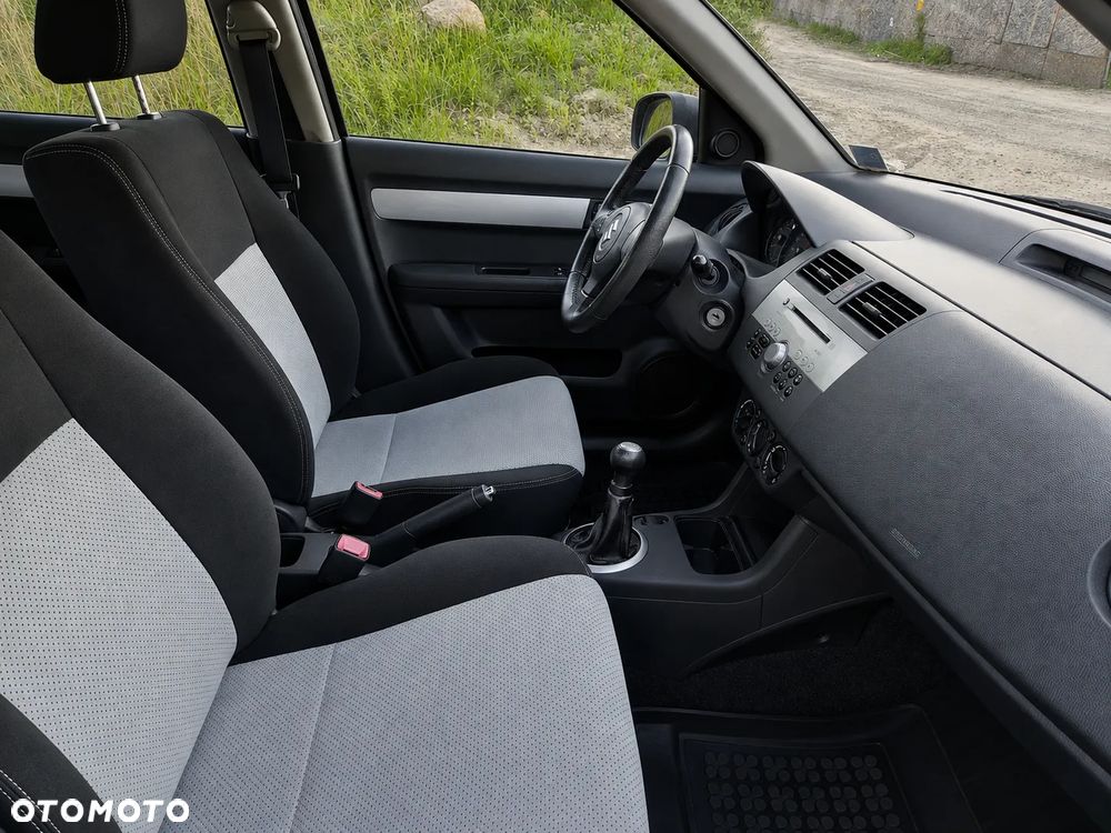 Suzuki Swift 1.3 Limited 25 - 12