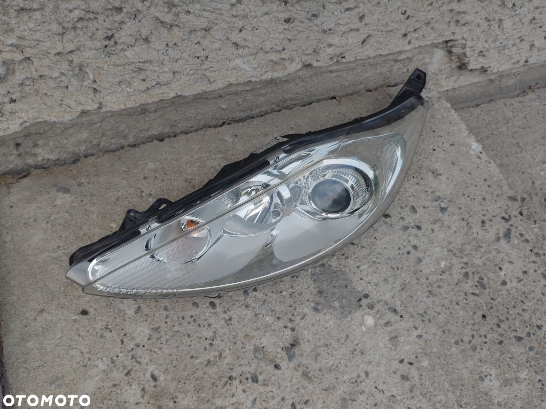 LAMPA PRZEDNIA LEWA FORD FIESTA MK7 08/12r - 4