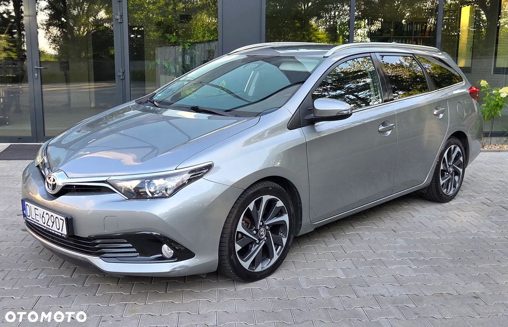 Toyota Auris 1.6 D-4D Edition-S - 1
