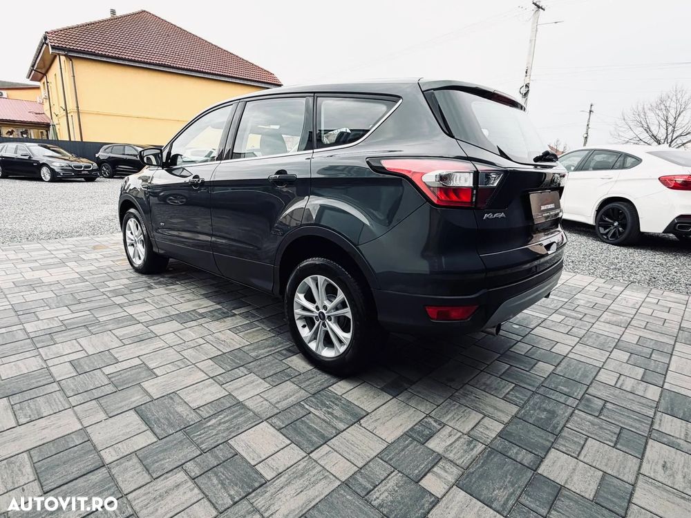 Ford Kuga 2.0 TDCi 4x4 Aut. Titanium - 4